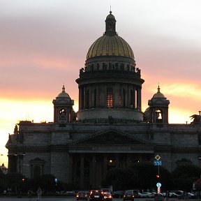 Максим Баринов