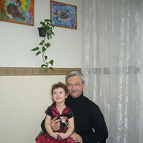 Фотография "На празднике мам в детском саду у Даши, март 2010 "