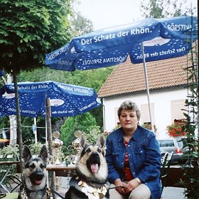 Фотография "Германия-Альвар с дочерью Аделиной-победители выставки-Чемпионы Германии Чемпионы Мира 2005г."