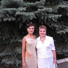 Фотография "С дочкой на выпускном вечере в школе(2008 год) "