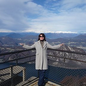Фотография "Балкон Италии в Альпах.
Граница Италии и Швейцарии
Апрель 2010"