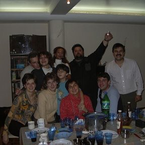 Фотография "2002г - ТУСА любит стойких!(Аня,Лиза, Таня с сыном и мужем, Андрей,Юля, Жаклин, Сашка Горохов и Федя)"