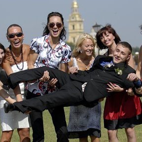 Фотография "Свадьба, не моя! Я посередине!;)"