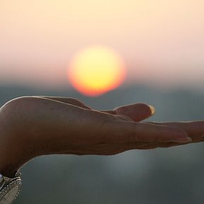 Фотография "заход солнца в моих руках"