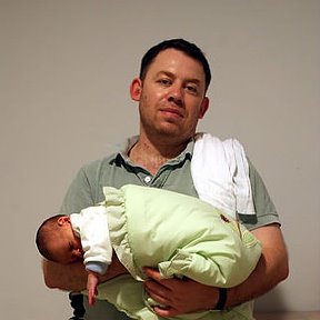 Фотография "Новоявленный папаша с сыночком"