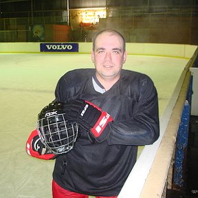 Фотография "Открыл сезон по хоккею, осень 2010"