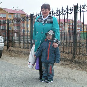 Фотография "я с внуком встречаем сноху  Олю  и внучку Амалию из роддома"