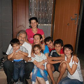 Фотография "Я, мой муж . дети, и внуки"