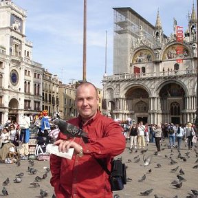 Фотография "Я и голуби в Венеции, октябрь 2007г."
