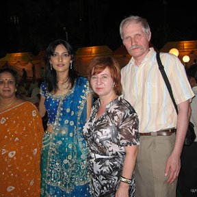 Фотография "Вечер перед свадьбой индийских друзей. Рядом муж и невеста. Индия, апрель 2008"