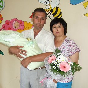 Фотография "Забираем внука из роддома.  25. 05 2012."