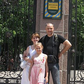 Фотография "Мои девченки: Ксюша, Мариша и я.
Николаевский зоопарк, июнь 2009"