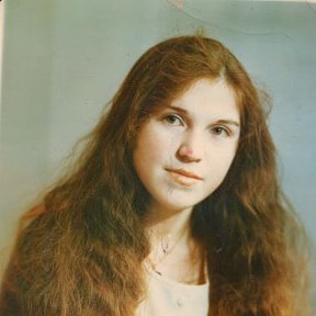 Фотография "1977 год. Мне 17 лет.После детского дома, почувствовав свободу, решила расстаться с длинными волосами. Решила сделать памятный снимок перед походом в парикмахерскую"