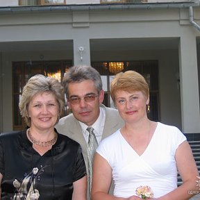 Фотография "Встреча одноклассников 30 лет спустя в Витебске. Это я, Вишняков Владимир и Женя Мальцева"