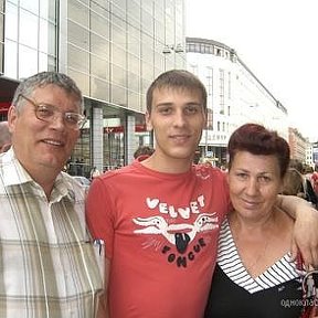 Фотография "Любимые мужчины - муж Коля и сын Юра. 2007, Санкт-Петербург"