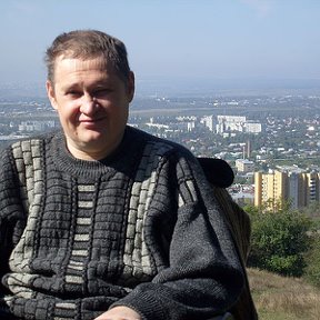 Фотография "Это я на вершине горы Машук, на фоне г. Пятигорска."