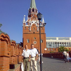 Фотография "Я с братом, 2007 год, Москва, Кремль"