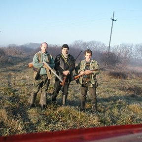 Фотография "На охоте!
Я крайний справа, мои друзья Адрей и Александр - слева на право!"