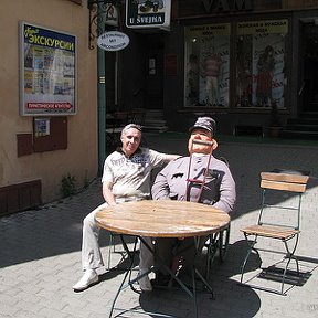 Фотография "В компании со Швейком."