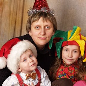 Фотография "Я и мои дети. Фотосессия для конкурса карнавальных костюмов 31 декабря 2007. "