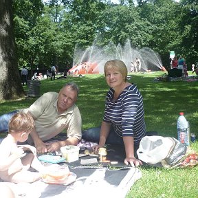 Фотография "На пикнике с внуком Франкфурт на Майне 2013 г"