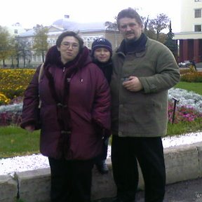 Фотография "Уфа, осень 2007,Жена,Лёха и Я."
