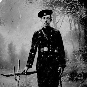 Фотография "Мой дед. Снято 10 апреля 1915 года 1 Владивостокский крепостной артиллерийский полк 6 рота"