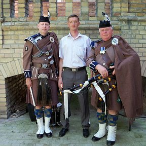 Фотография "Я и настоящие шотландские мужички из Королевского шотландского оркестра"