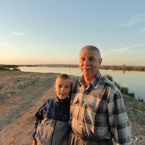 Фотография "дед и внук на рыбалке."