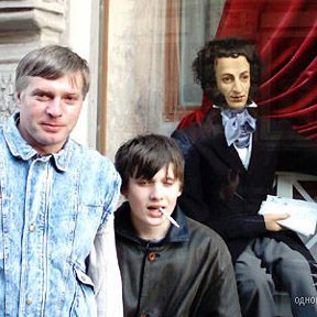 Фотография "Новиковы: Вадим (слева) и Глеб (сын Вадима). 2004 год. Москва"
