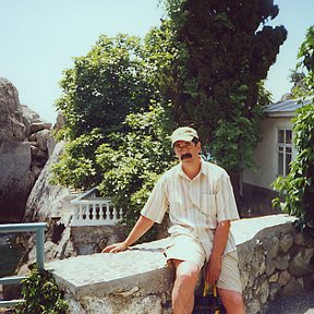 Фотография "конец июня 2003 г. - на даче у А.П.Чехова в Гурзуфе"