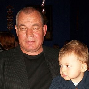 Фотография "Я и внук Ванюшка на юбилее у Жены ресторан Курасиво 2011г."
