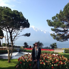 Фотография "Монтрё-столица швейцарской Ривьеры. Набережная Женевского озера с видом на Альпы."