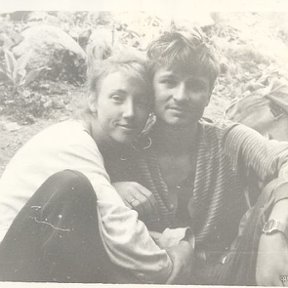 Фотография "в горах в Чимкенте, я и моя жена"