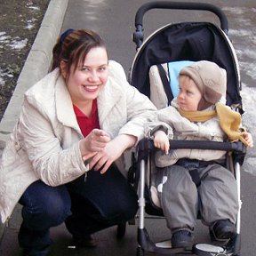 Фотография "11.04.2008 С любимым сыночком на прогулке."
