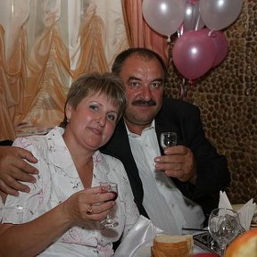 Фотография "Я с женой Надюшкой на свадьбе дочери Оли!"