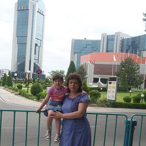 Фотография "Я с внучкой Согдианой в Ташкенте"
