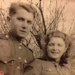 Фотография "Папа с мамой познакомились на войне, в 1945 году в феврале расписались на фронте"