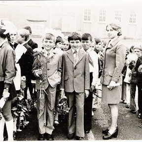 Фотография "1 сентября 1975 года. 4 класс. Майнинген. Слева - Сашка Лиходедов, справа я."