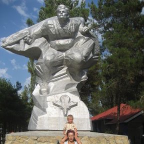 Фотография "Я с сыном , Лето 2007.Санаторий В.Д.В."