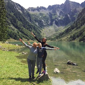 Фотография "Быть счастливыми это так просто 🌲🐞☀️😍🦋"