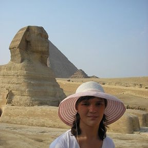 Фотография "Могучий сфинкс и я. Каир. Октябрь 2007 г."