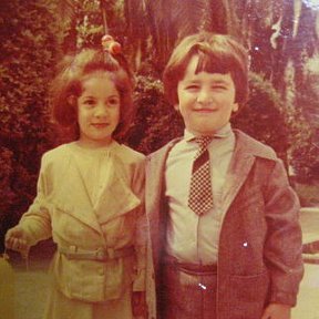 Фотография "с сестричкой. нам по четыре годика. Сухуми. 01.05.1988г."