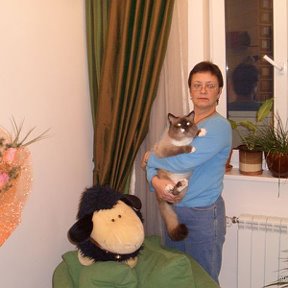 Фотография "У себя в квартире я  и кот Кактус (на руках). 14.01.2007 г."