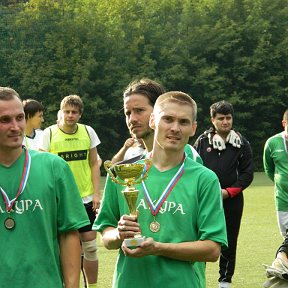 Фотография "Любительский кубок 18.08.2012 вручение трофея"