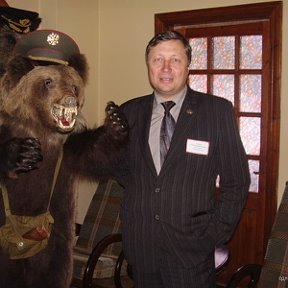 Фотография "Мы с медведем на границе службу верную несём."