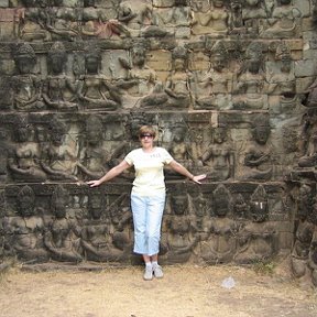 Фотография "Храмы Ангкора.... Прекрасно когда под ногами земля.  Восхождения и спуски позади....."