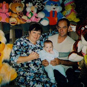 Фотография "в России с племянницей и женой."