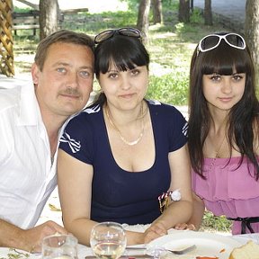 Фотография "Я  в цветнике!!! С женой и дочей!!!"