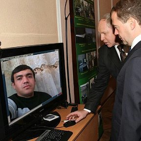 Фотография "медведив маслахат суритган эди...! каминадан"